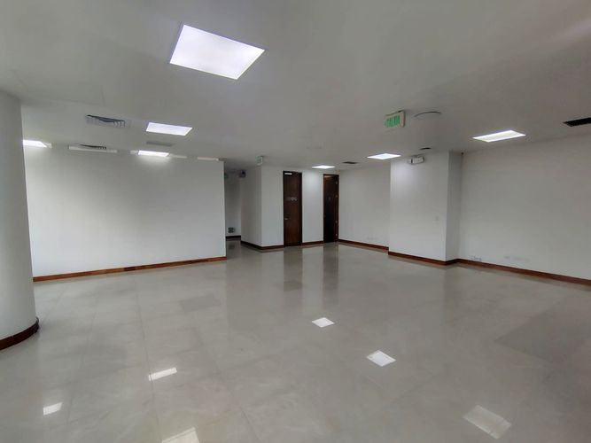 Oficina en arriendo en El Poblado, Medellín, 108 m² · foto 3 de 11