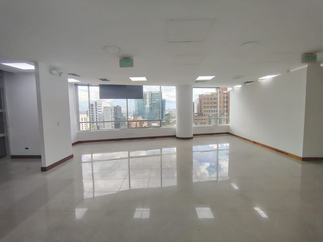 Oficina en arriendo en El Poblado, Medellín, 108 m² · foto 5 de 11