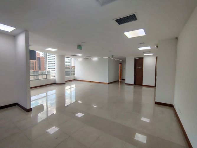 Oficina en arriendo en El Poblado, Medellín, 108 m² · foto 2 de 11
