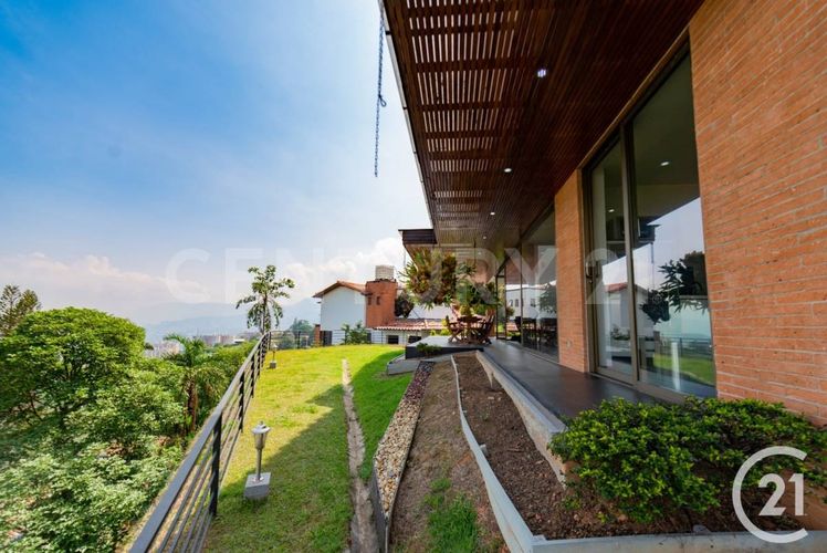 Casa de 4 alcobas en venta en Paso Ancho, Sabaneta, 570 m² · foto 2 de 20