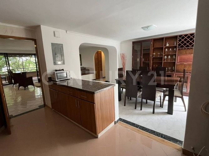 Apartamento de 3 alcobas en arriendo en Los Balsos, Medellín, 210 m² · foto 8 de 15