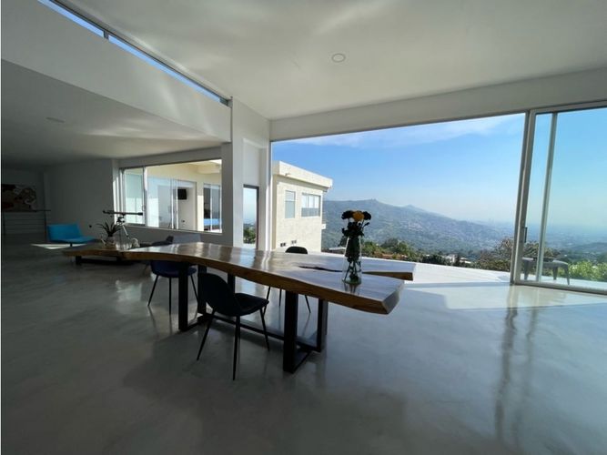 Casa de 5 alcobas en venta en La Reforma, Cali, 500 m² · foto 3 de 24