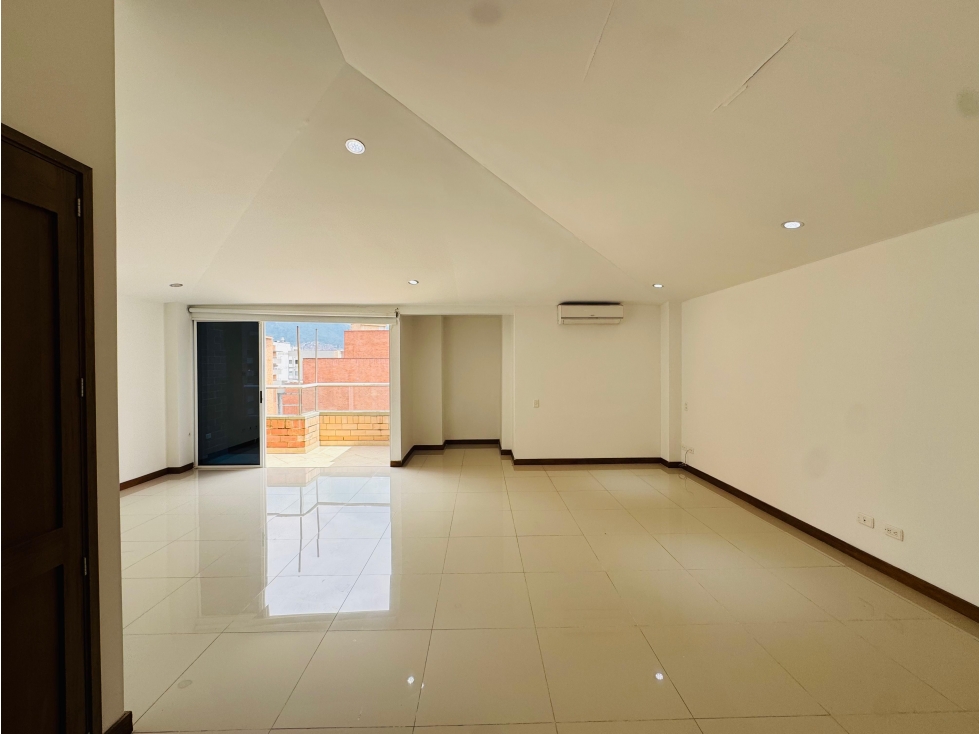 Apartamento en venta en Laureles, Medellín · foto 2 de 21