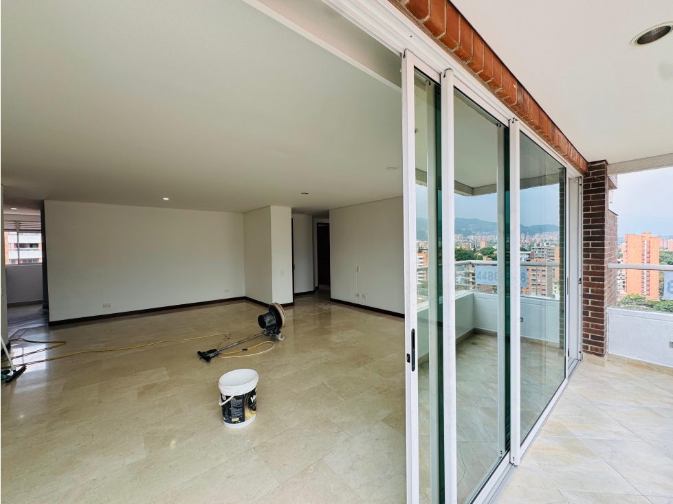 Apartamento en venta en Laureles, Medellín · foto 4 de 21