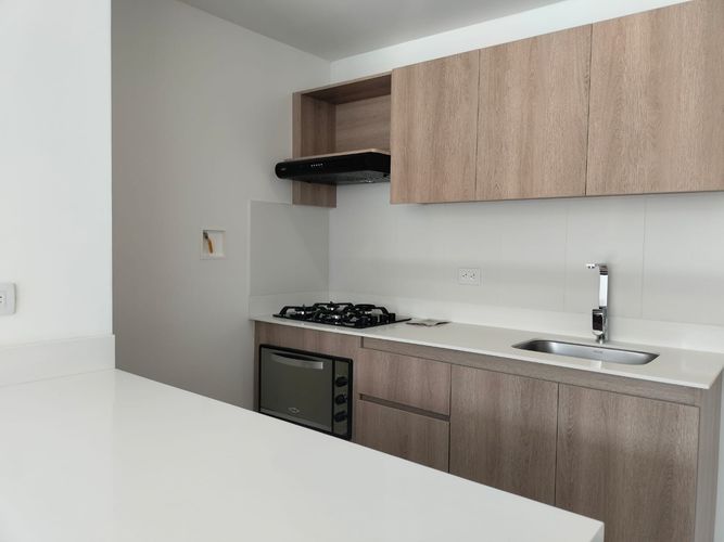 Apartamento de 3 alcobas en arriendo en El Poblado, Medellín, 122 m² · foto 3 de 18