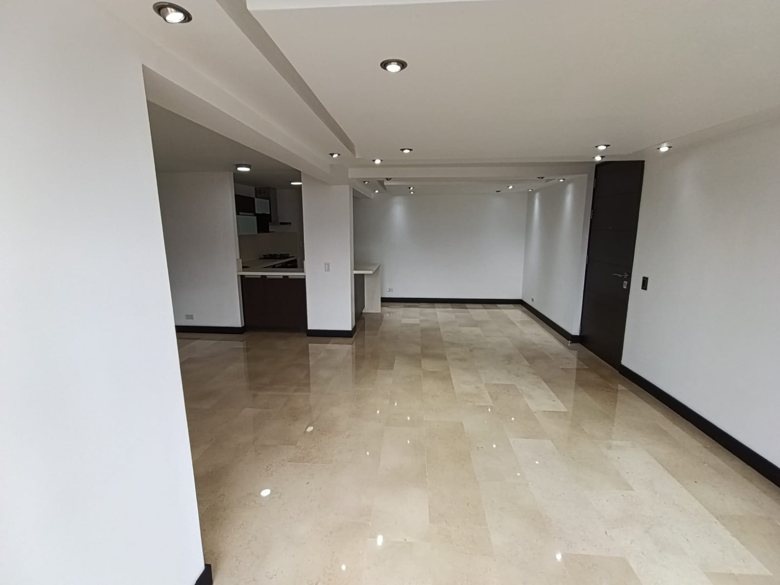 Apartamento en arriendo en Belén, Medellín · foto 2 de 18