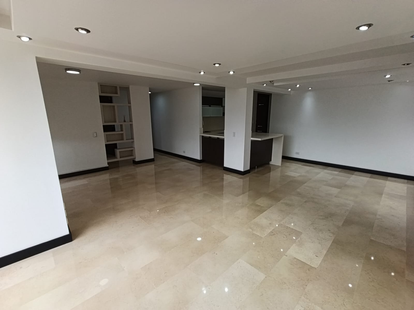 Apartamento en arriendo en Belén, Medellín · foto 3 de 18