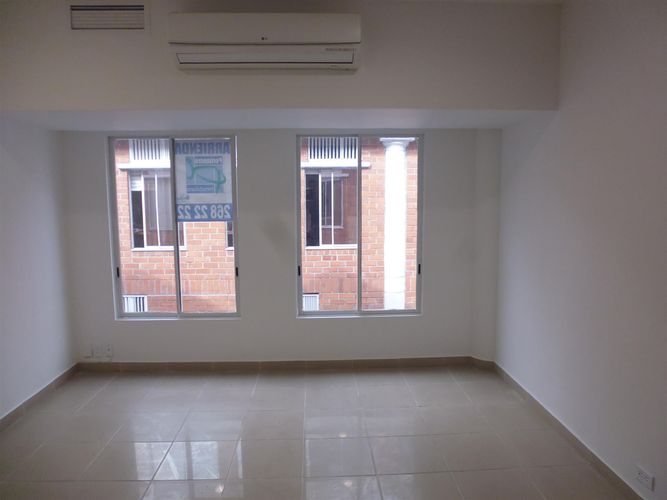 Oficina en venta en Milla De Oro, Medellín, 49 m² · foto 2 de 13