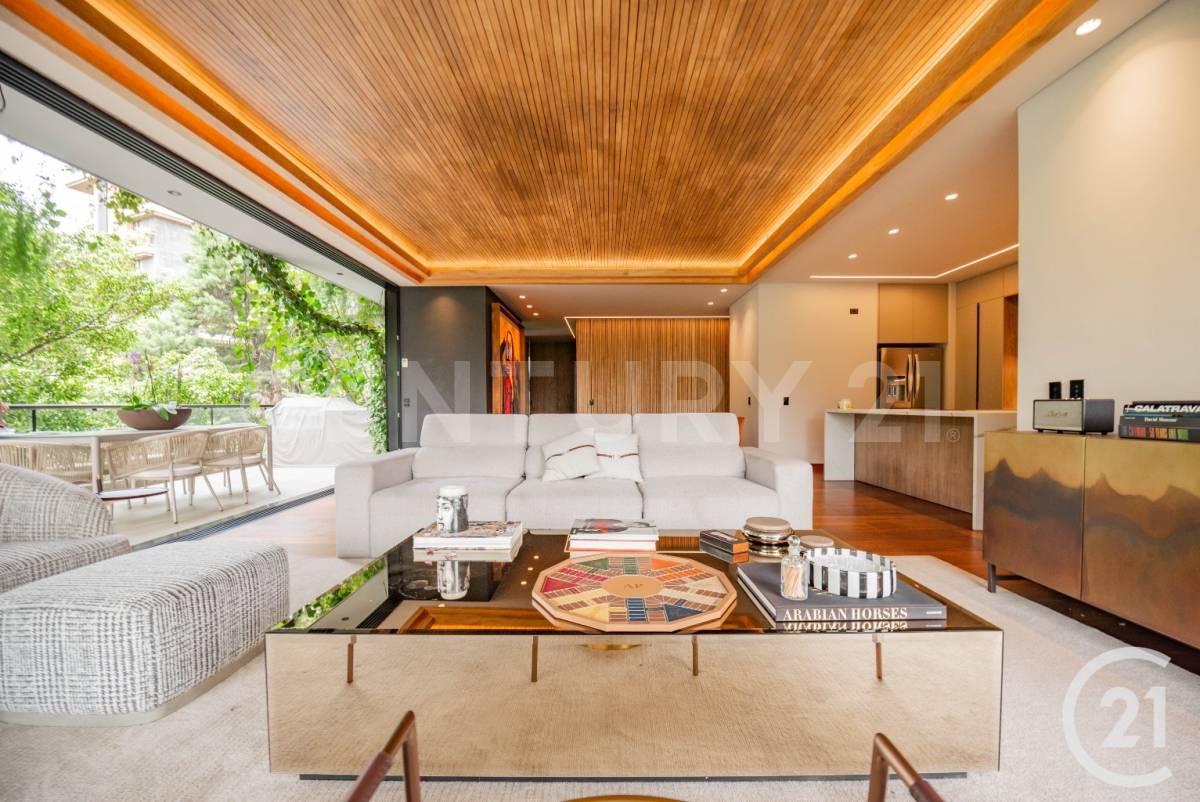 Apartamento en arriendo en El Poblado, Medellín · foto 3 de 24