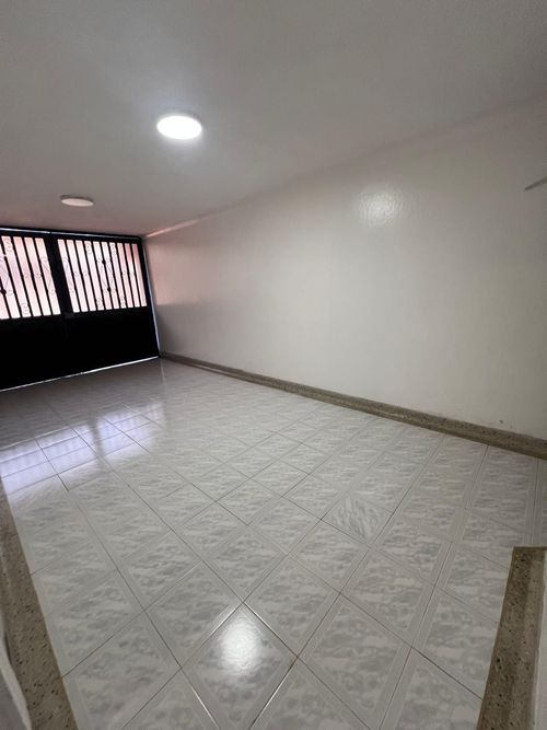 Casa de 8 alcobas en venta en Provenza, Bucaramanga, 483 m² · foto 2 de 24