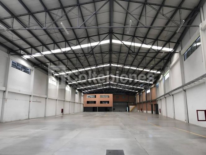 Bodega en arriendo en La Tablaza, La Estrella, 3308 m² · foto 3 de 12