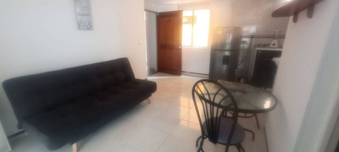 Apartaestudio en venta en Chapinero, Bogotá, 34 m² · foto 2 de 9
