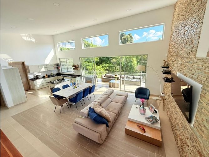 Casa de 4 alcobas en venta en Condina, Pereira, 350 m² · foto 3 de 24
