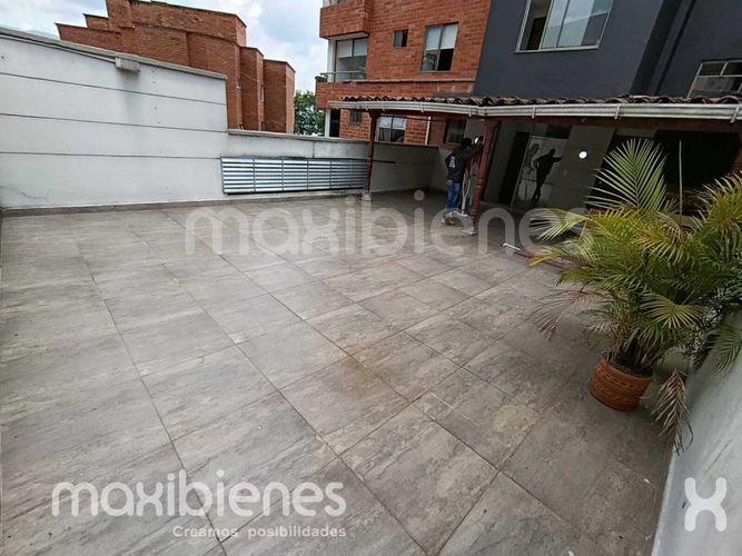 Apartamento de 3 alcobas en venta en Castropol, Medellín, 75 m² · foto 8 de 21