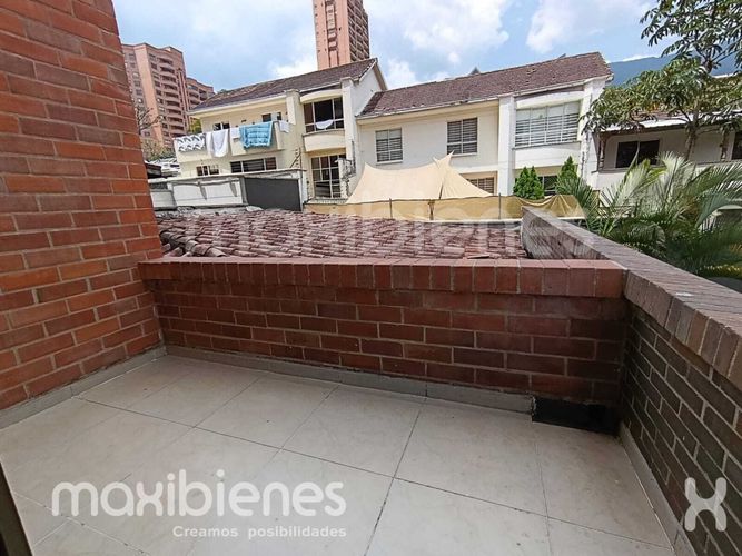 Apartamento de 3 alcobas en venta en Castropol, Medellín, 75 m² · foto 9 de 21