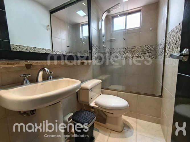 Apartamento de 3 alcobas en venta en Castropol, Medellín, 75 m² · foto 10 de 21