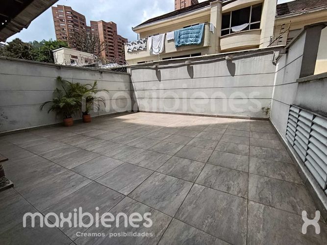 Apartamento de 3 alcobas en venta en Castropol, Medellín, 75 m² · foto 18 de 21