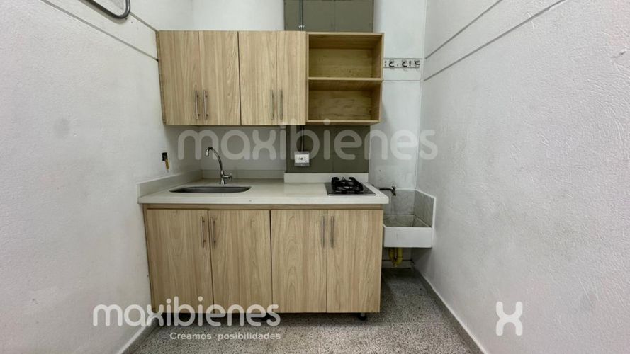 Bodega en arriendo en Belén San Bernardo, Medellín, 180 m² · foto 6 de 10