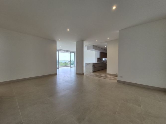 Apartamento en venta en Pance, Cali · foto 3 de 24