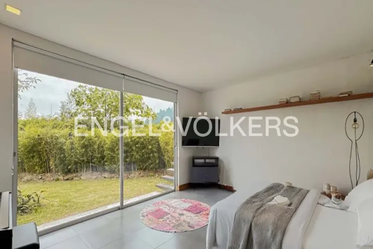 Casa de 5 alcobas en venta en Loma Del Escobero, Envigado, 450 m² · foto 8 de 13