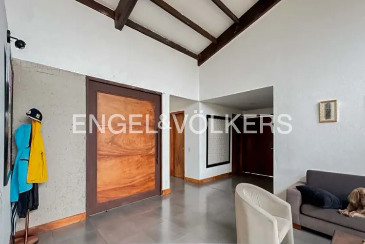 Casa de 5 alcobas en venta en Loma Del Escobero, Envigado, 450 m² · foto 4 de 13