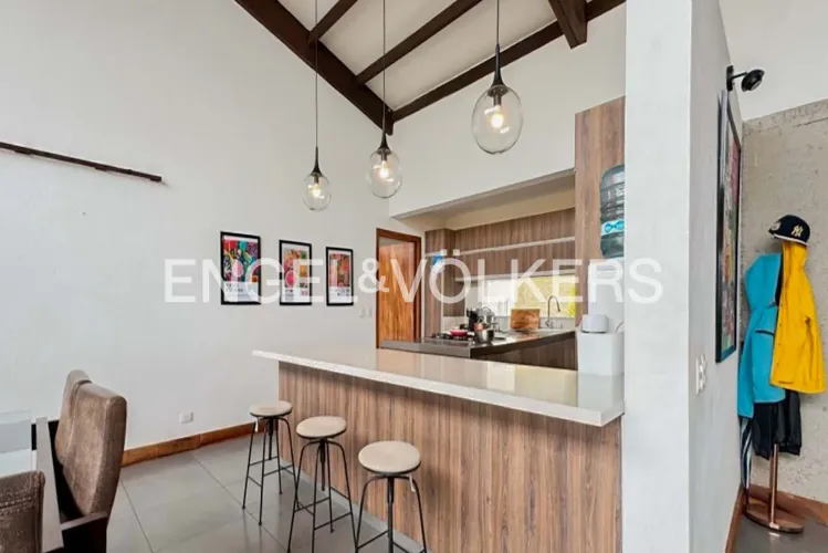 Casa de 5 alcobas en venta en Loma Del Escobero, Envigado, 450 m² · foto 2 de 13