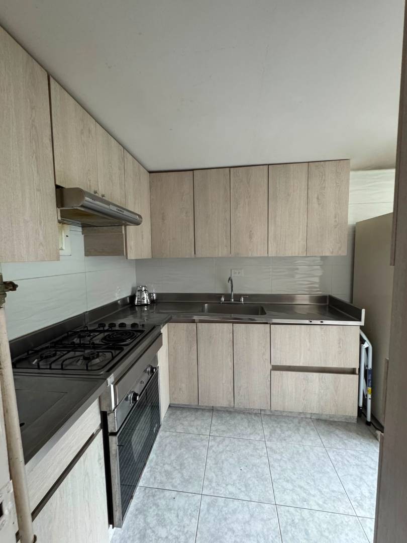 Apartamento en arriendo en Los Colores, Medellín · foto 2 de 12