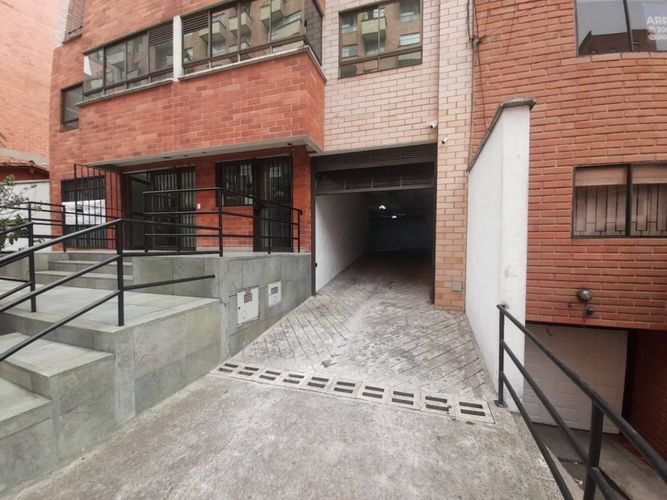 Local en arriendo en Conquistadores, Medellín, 158 m² · foto 3 de 23