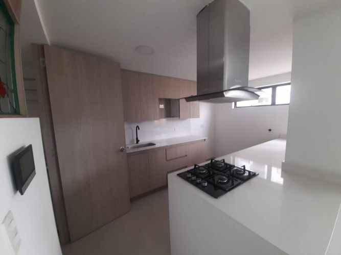 Apartamento de 2 alcobas en arriendo en Conquistadores, Medellín, 88 m² · foto 16 de 24