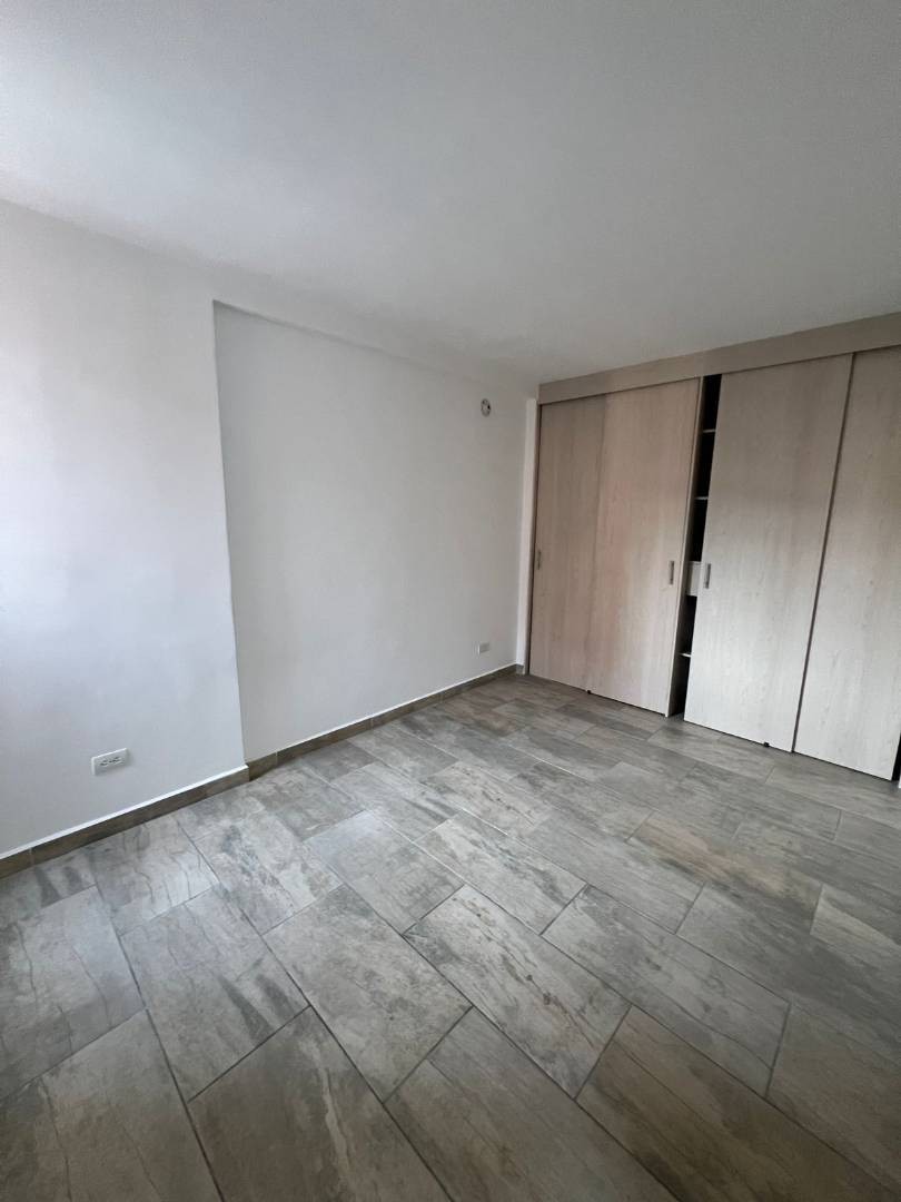 1BR Apartment in Calasanz (40 m²) - 4