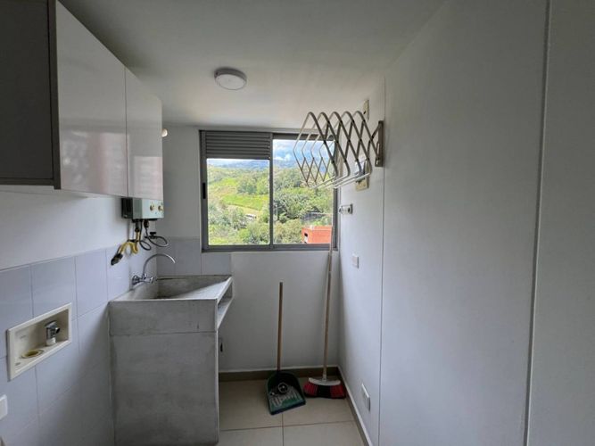 Apartamento de 2 alcobas en arriendo en Calasanz, Medellín, 68 m² · foto 3 de 19