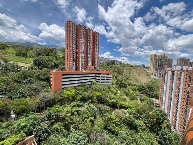 Apartamento de 2 alcobas en arriendo en Calasanz, Medellín, 68 m² · foto 11 de 19