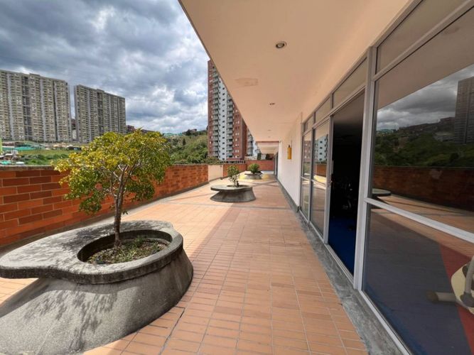 Apartamento de 2 alcobas en arriendo en Calasanz, Medellín, 68 m² · foto 15 de 19