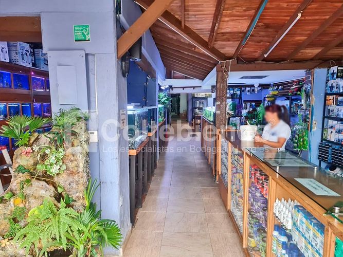 Local en venta en Astorga, Medellín, 500 m² · foto 2 de 13