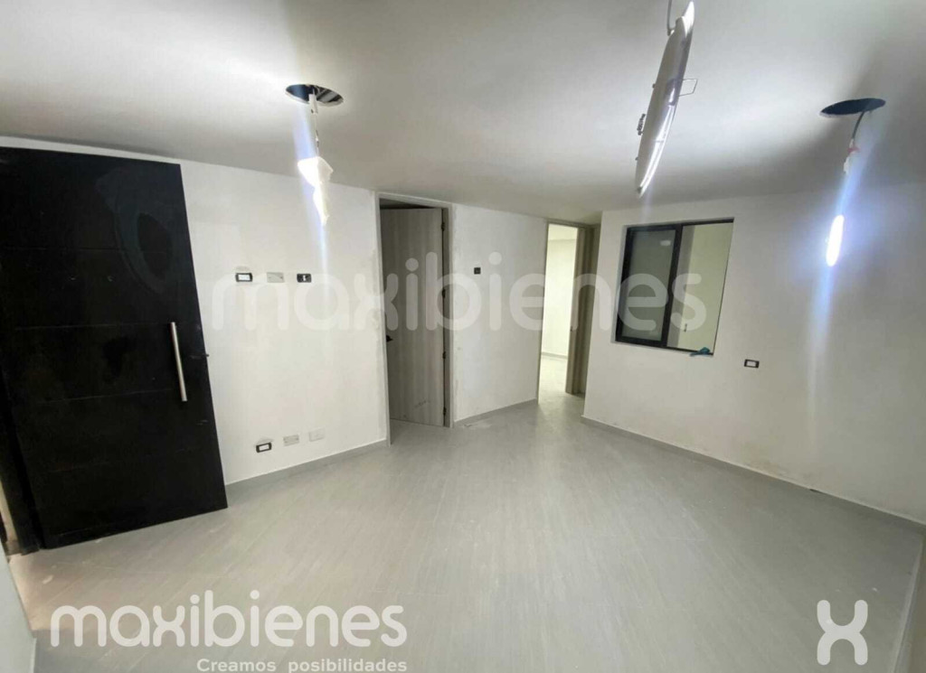 Apartamento en venta en Loma Del Indio, Medellín · foto 2 de 8