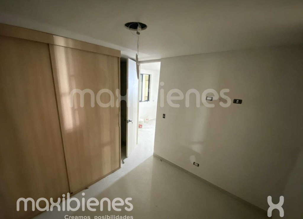 Apartamento en venta en Loma Del Indio, Medellín · foto 4 de 8