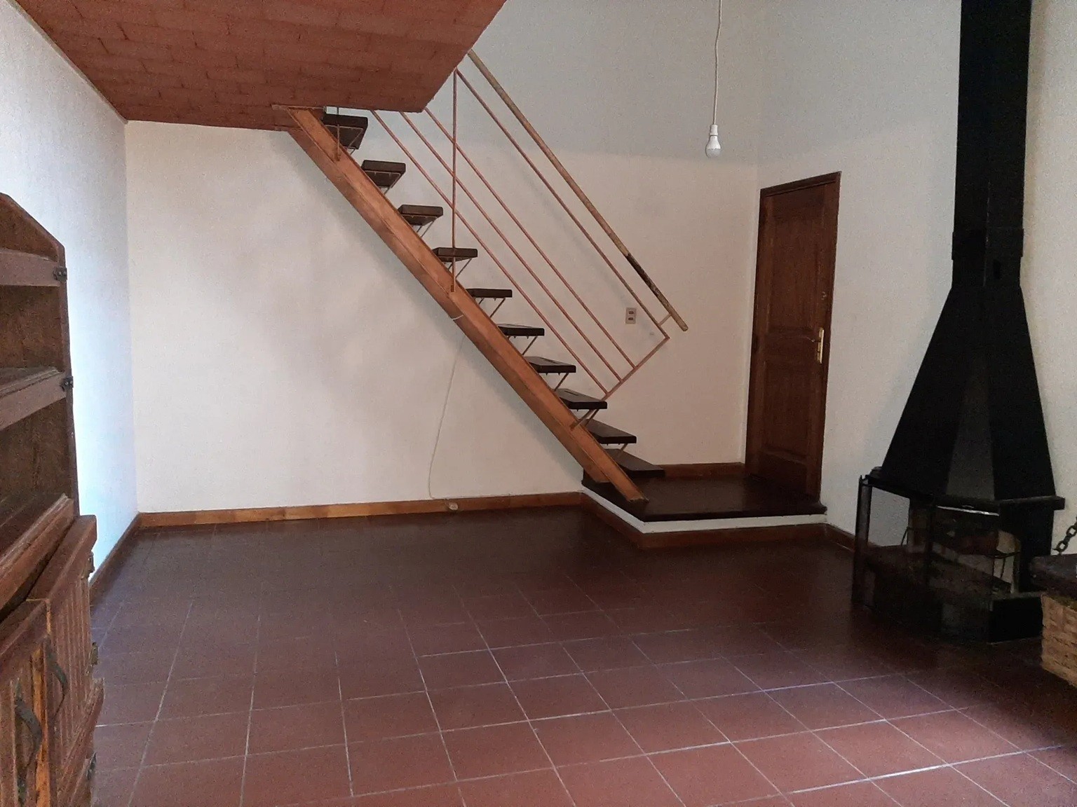 ALQUILER EN PARQUE RODO DE 1 DORMITORIO, DUPLEX, PLANTA BAJA INTERIOR, COCHERA INCLUIDA, GASTOS COMUNES BAJOS, PATIO DE USO COMUN