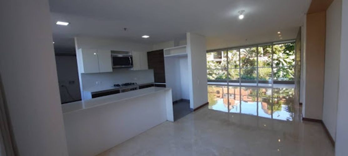 Apartamento de 3 alcobas en arriendo en Vizcaya, Medellín, 168 m² · foto 3 de 24