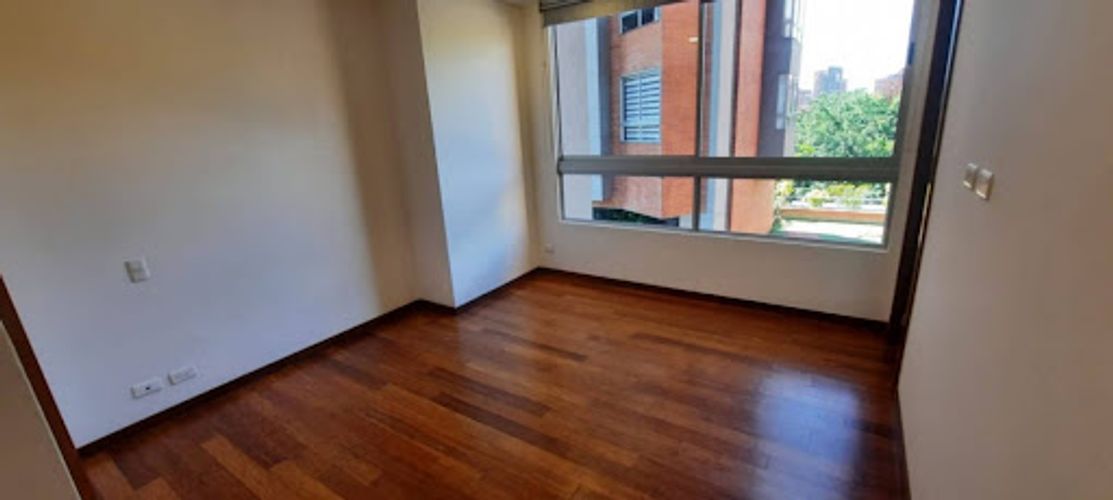 Apartamento de 3 alcobas en arriendo en Vizcaya, Medellín, 168 m² · foto 6 de 24