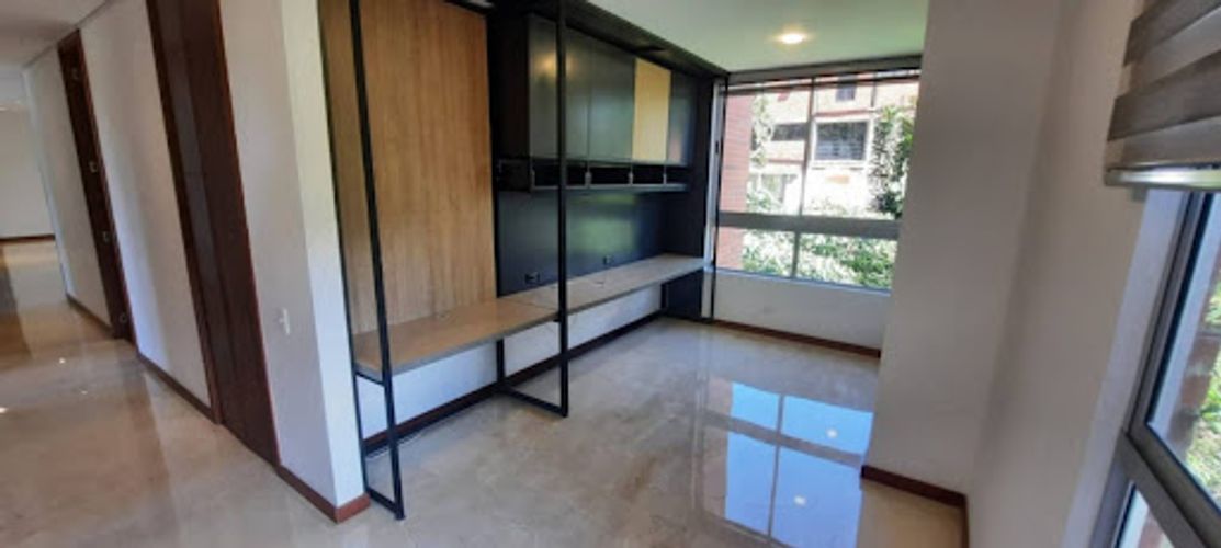 Apartamento de 3 alcobas en arriendo en Vizcaya, Medellín, 168 m² · foto 7 de 24