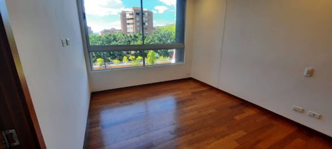 Apartamento de 3 alcobas en arriendo en Vizcaya, Medellín, 168 m² · foto 14 de 24