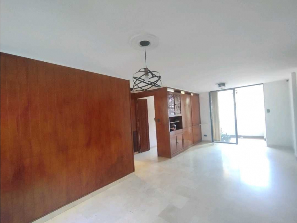 Apartamento en arriendo en Laureles, Medellín · foto 2 de 15
