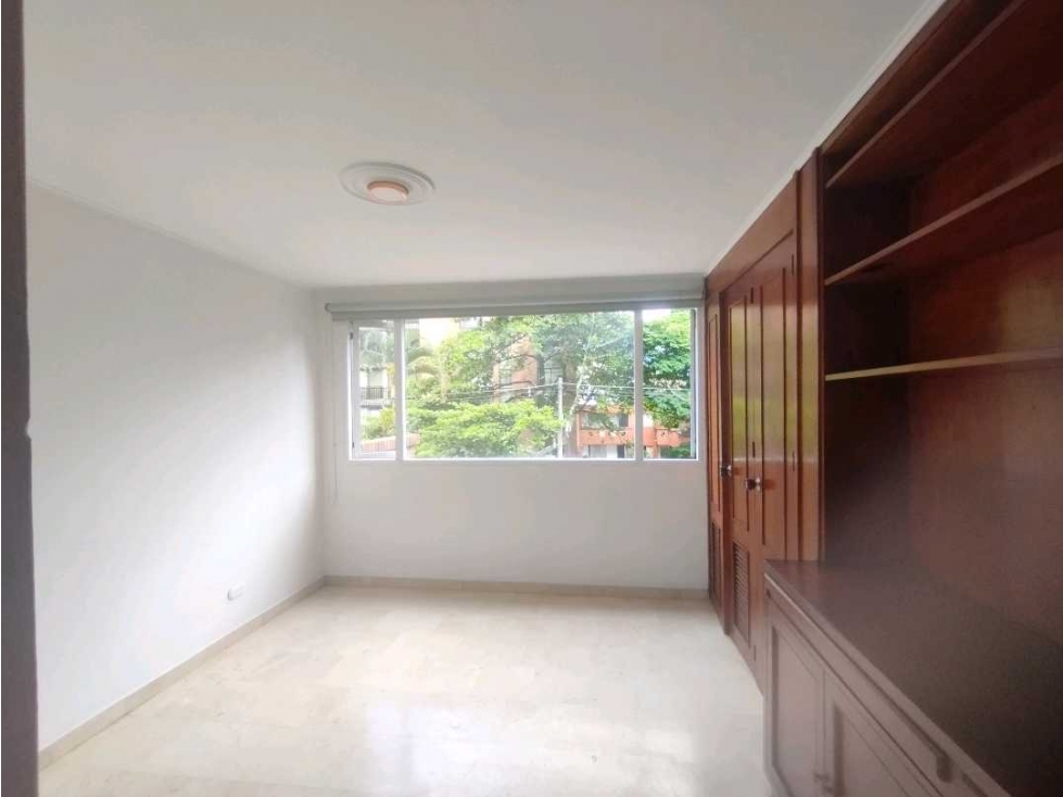 Apartamento en arriendo en Laureles, Medellín · foto 3 de 15