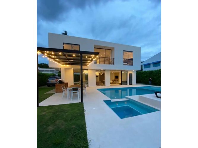 Casa de 4 alcobas en venta en Las Varas, Ricaurte, 220 m² · foto 8 de 24