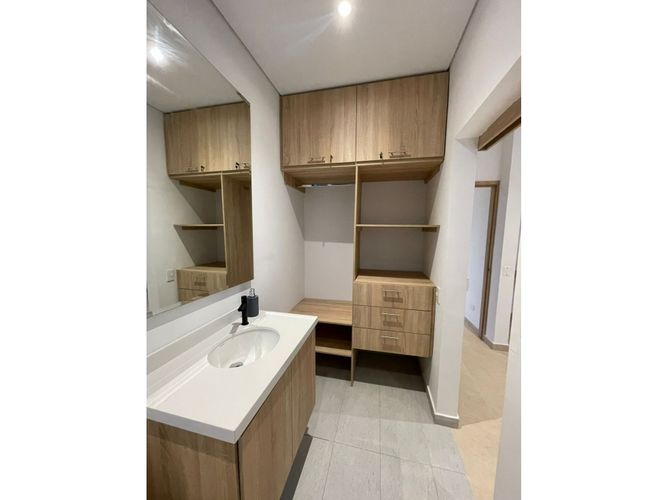 Casa de 4 alcobas en venta en Las Varas, Ricaurte, 220 m² · foto 14 de 24