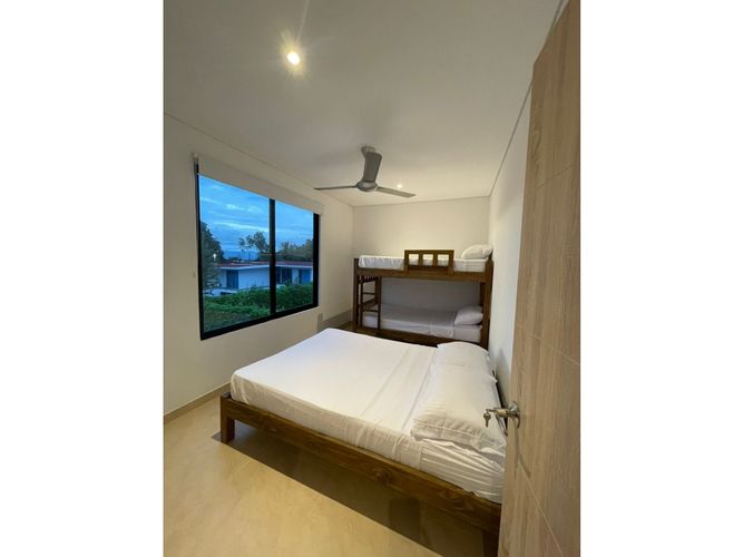 Casa de 4 alcobas en venta en Las Varas, Ricaurte, 220 m² · foto 16 de 24