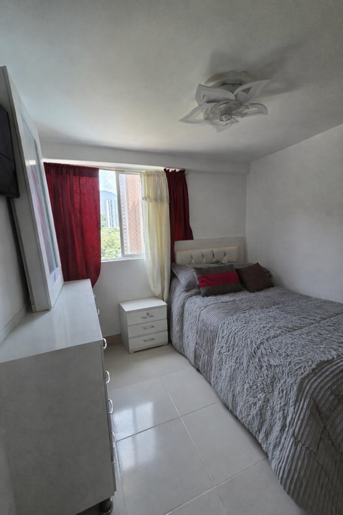 Apartamento de 3 alcobas en venta en Las Lomitas, Sabaneta, 81 m² · foto 5 de 13