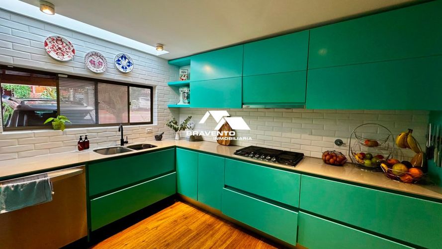Casa de 3 alcobas en venta en La Calera, Medellín, 265 m² · foto 3 de 15