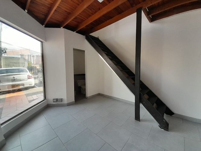 Local en arriendo en El Poblado, Medellín, 26 m² · foto 2 de 6
