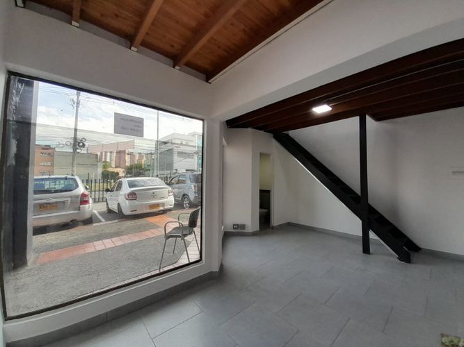 Local en arriendo en El Poblado, Medellín, 26 m² · foto 4 de 6